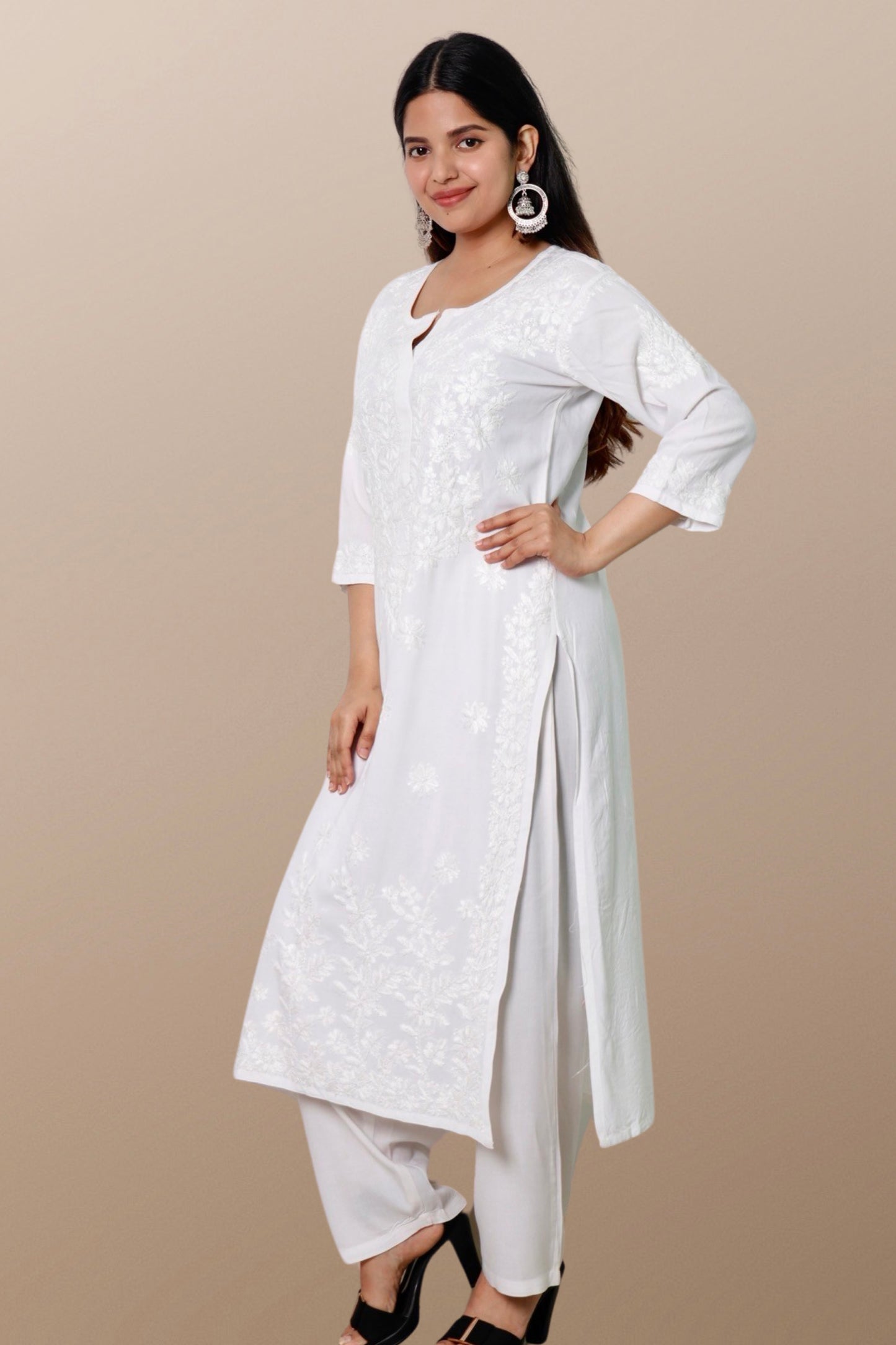 Hand Embroidered Lucknowi Chikankari Kurta White