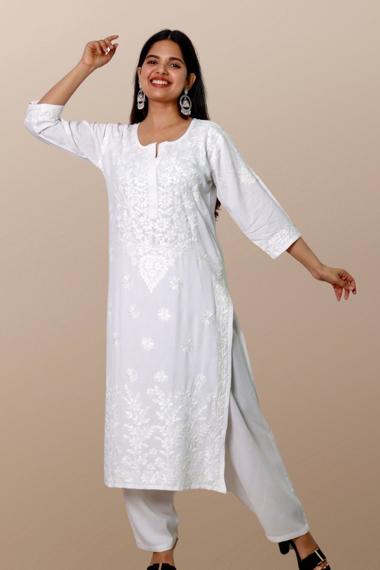 Hand Embroidered Lucknowi Chikankari Kurta White