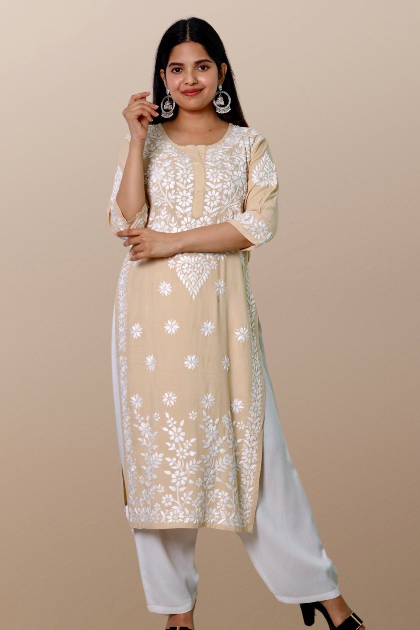 Hand Embroidered Lucknowi Chikankari Kurta