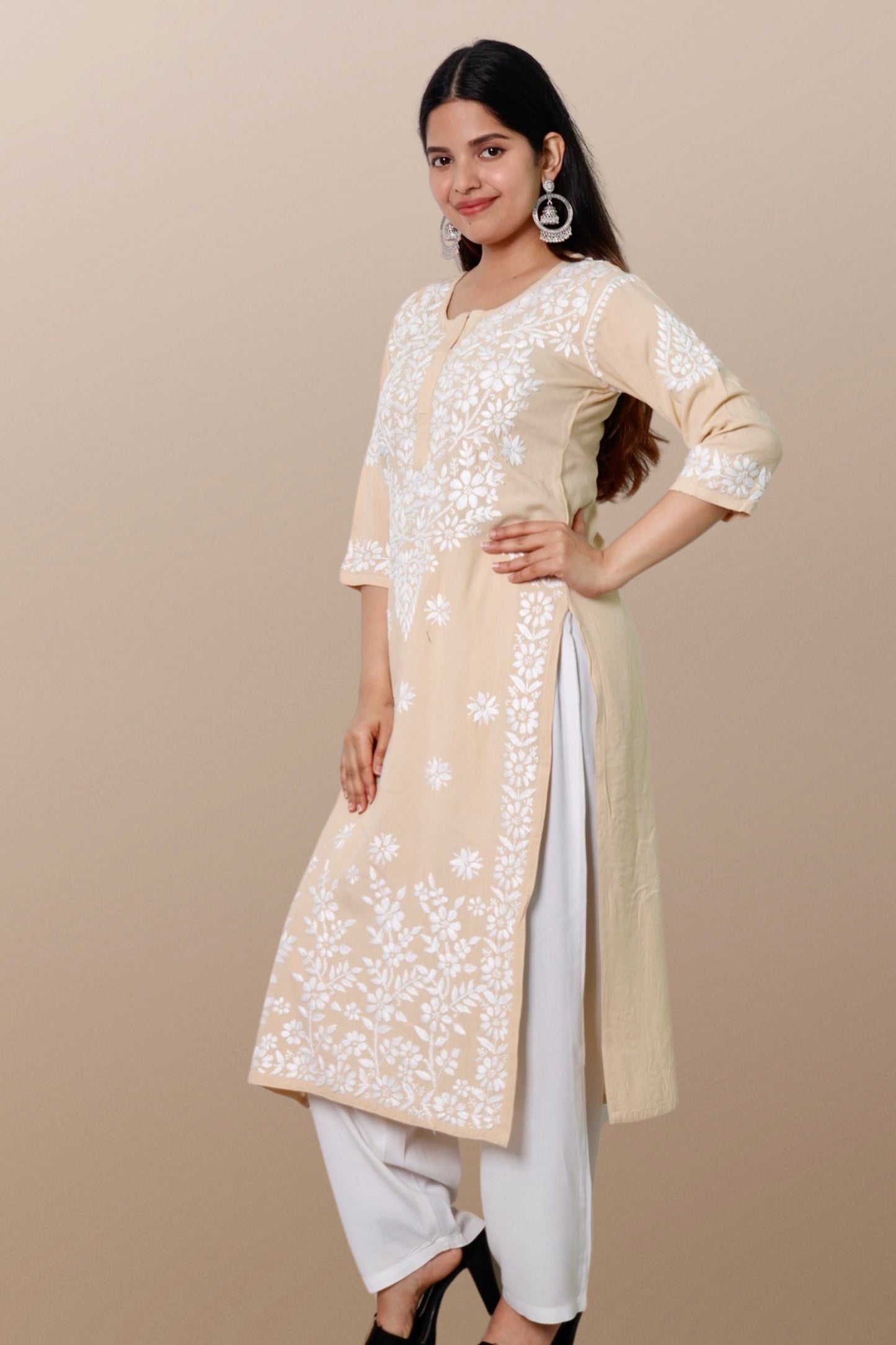 Hand Embroidered Lucknowi Chikankari Kurta